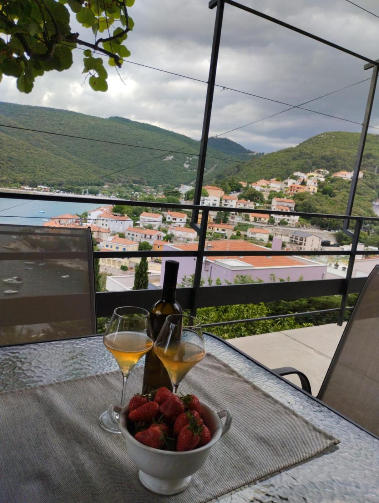 Nonna Laura Adriatic Dream Apartment With Sea View Rabac Exterior photo